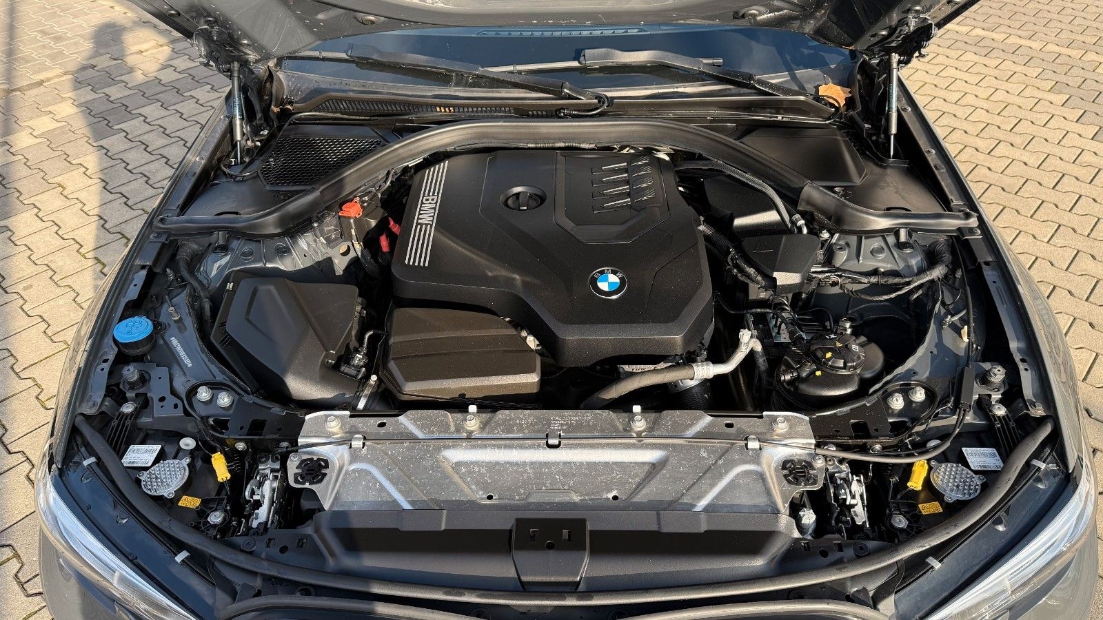 BMW 318i M Sport Laser Head Up H&K 19 Zoll 360 Autom foto 17