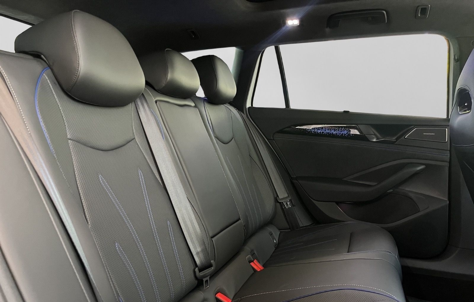 Volkswagen Passat Variant R-Line Signature 2.0 TDI DSG 4M foto 15
