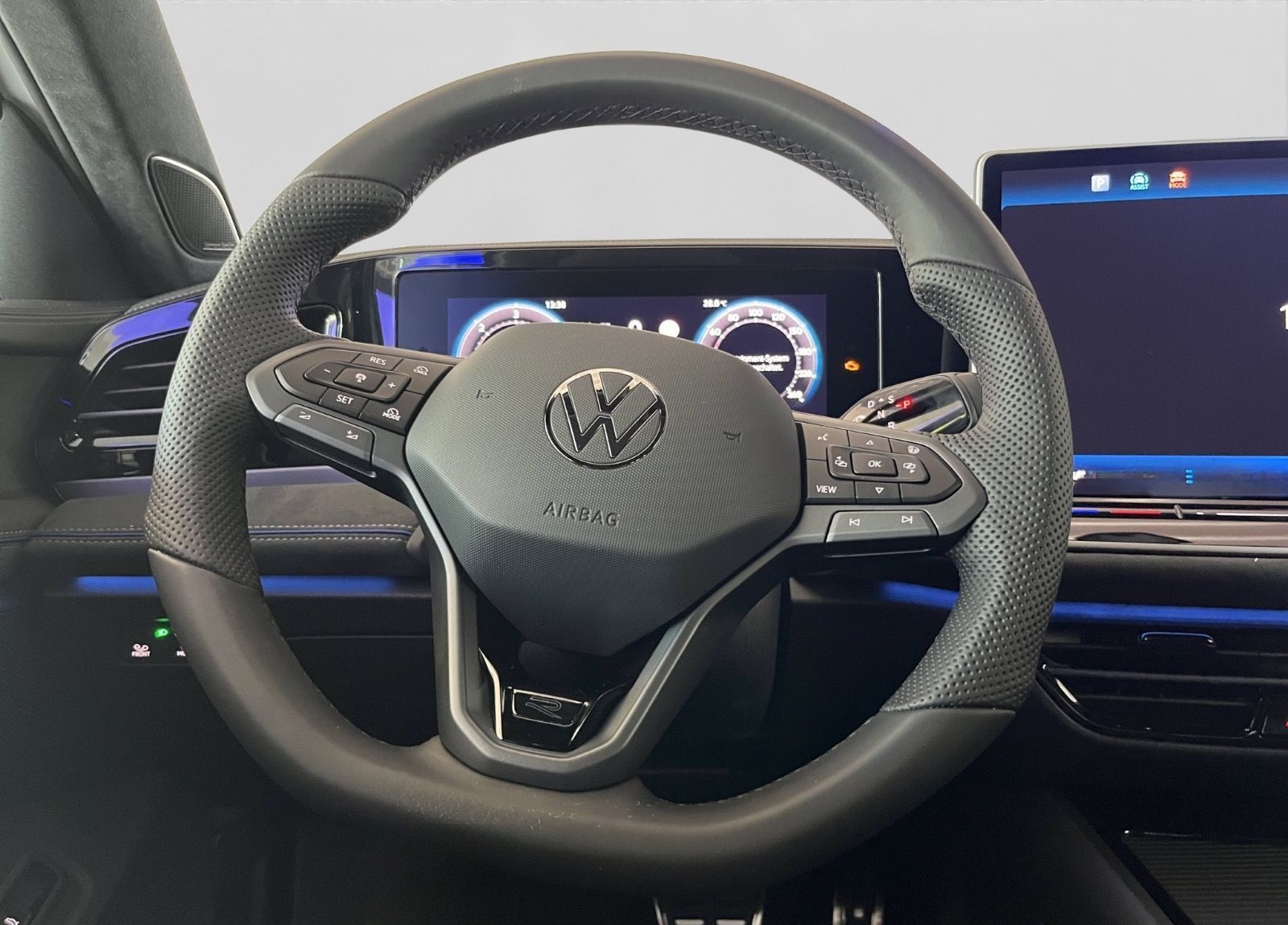 Volkswagen Passat Variant R-Line Signature 2.0 TDI DSG 4M foto 16