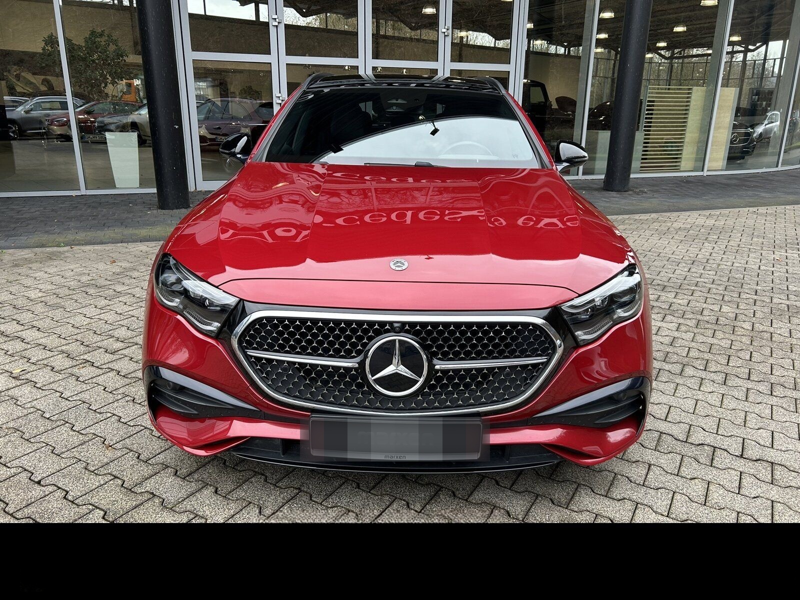Mercedes-Benz E 300 de 4M T AMG Pano+AHK+360°+Night+Memory+Win foto 2