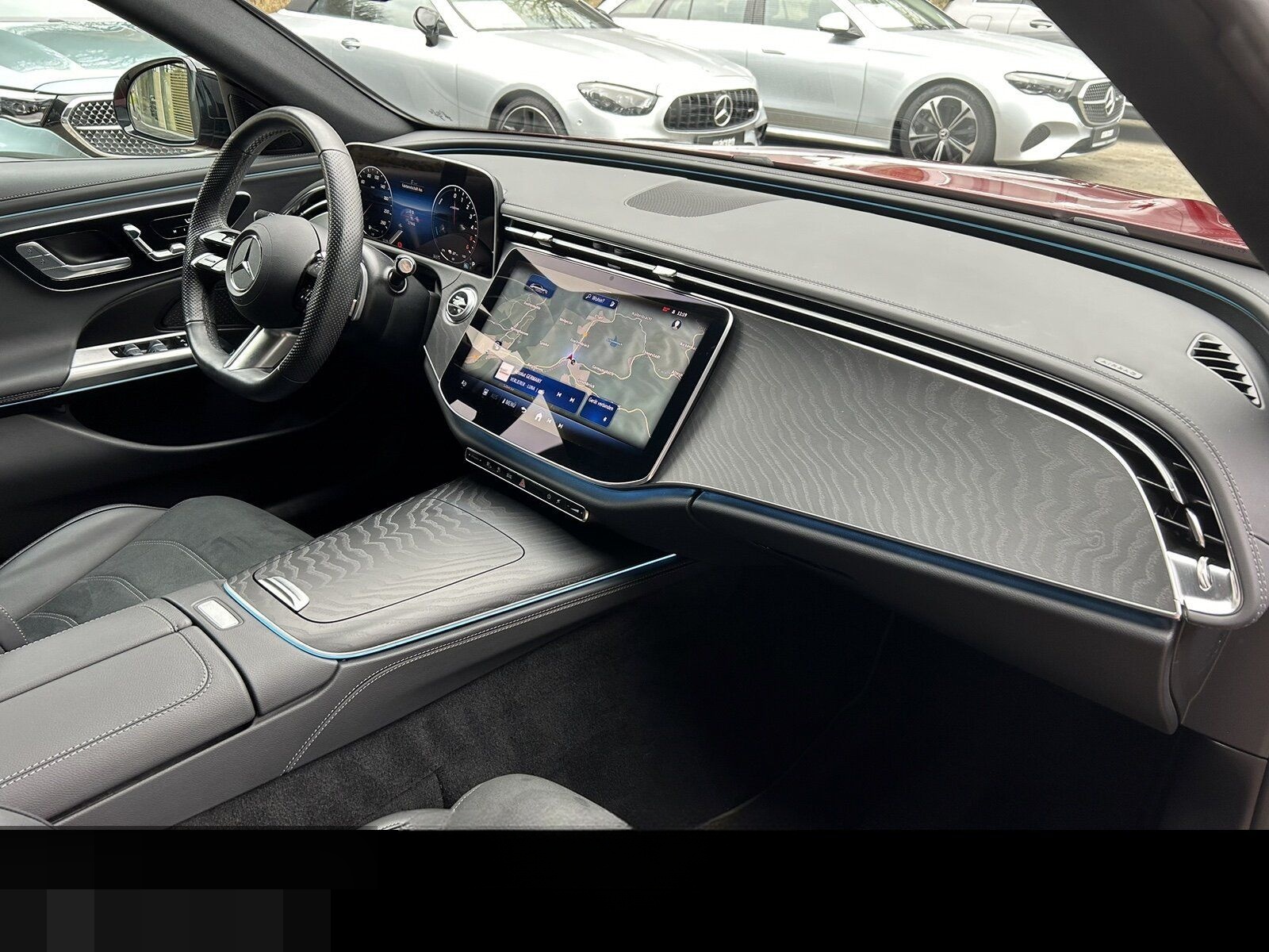Mercedes-Benz E 300 de 4M T AMG Pano+AHK+360°+Night+Memory+Win foto 15
