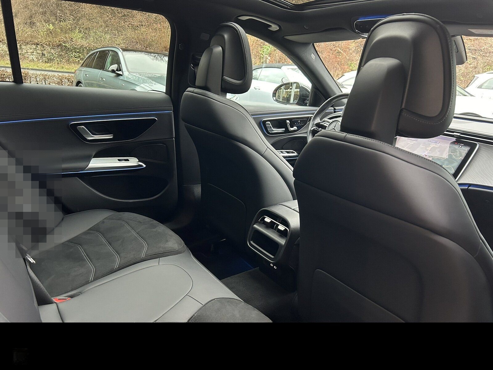 Mercedes-Benz E 300 de 4M T AMG Pano+AHK+360°+Night+Memory+Win foto 18