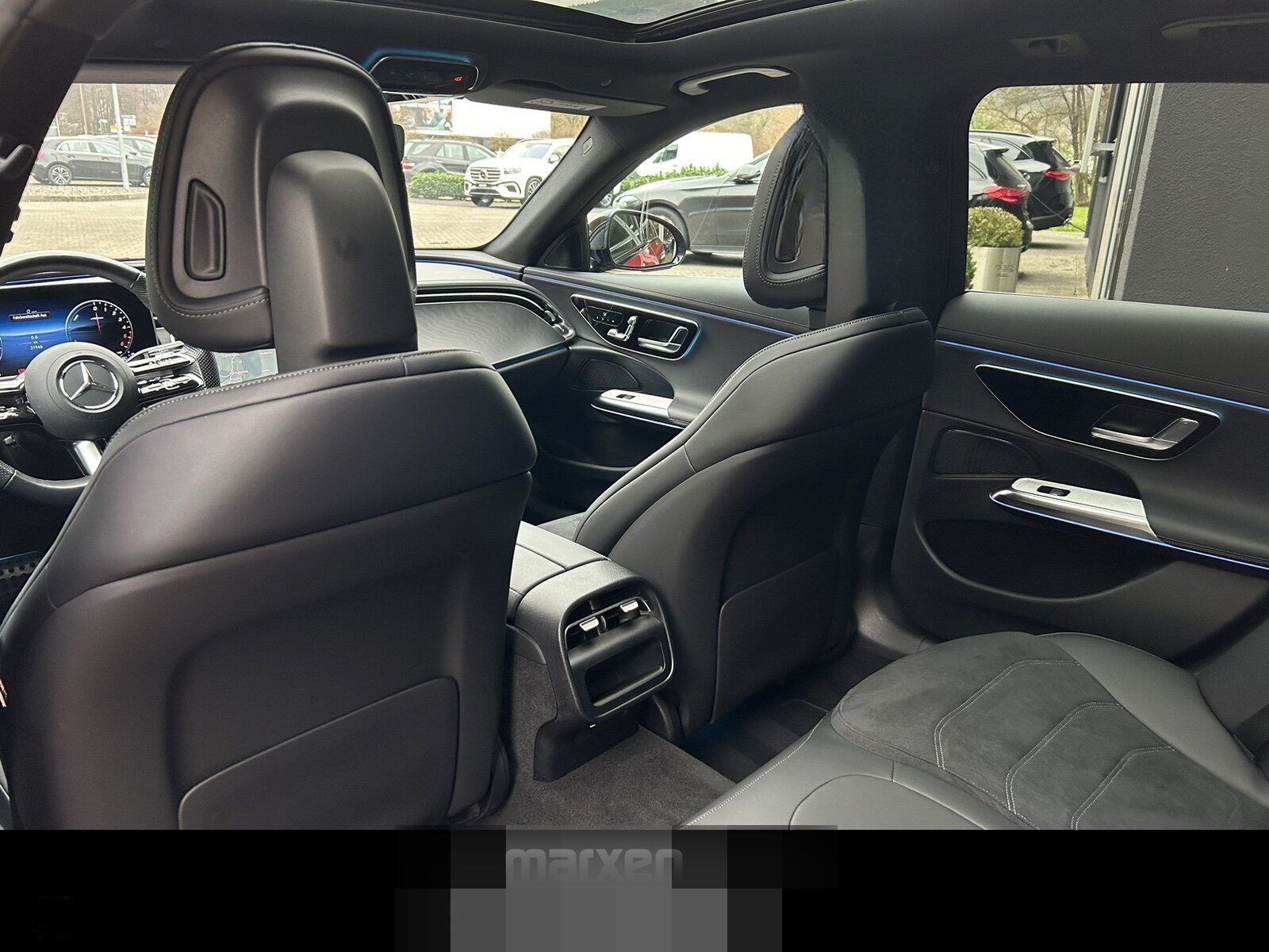Mercedes-Benz E 300 de 4M T AMG Pano+AHK+360°+Night+Memory+Win foto 22
