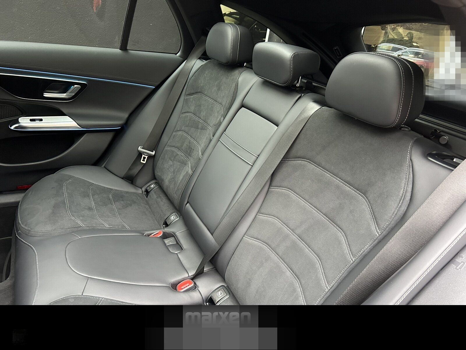 Mercedes-Benz E 300 de 4M T AMG Pano+AHK+360°+Night+Memory+Win foto 23