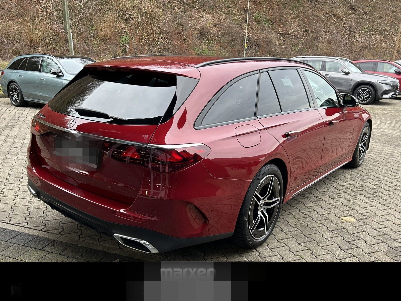 Mercedes-Benz E 300 de 4M T AMG Pano+AHK+360°+Night+Memory+Win foto 4