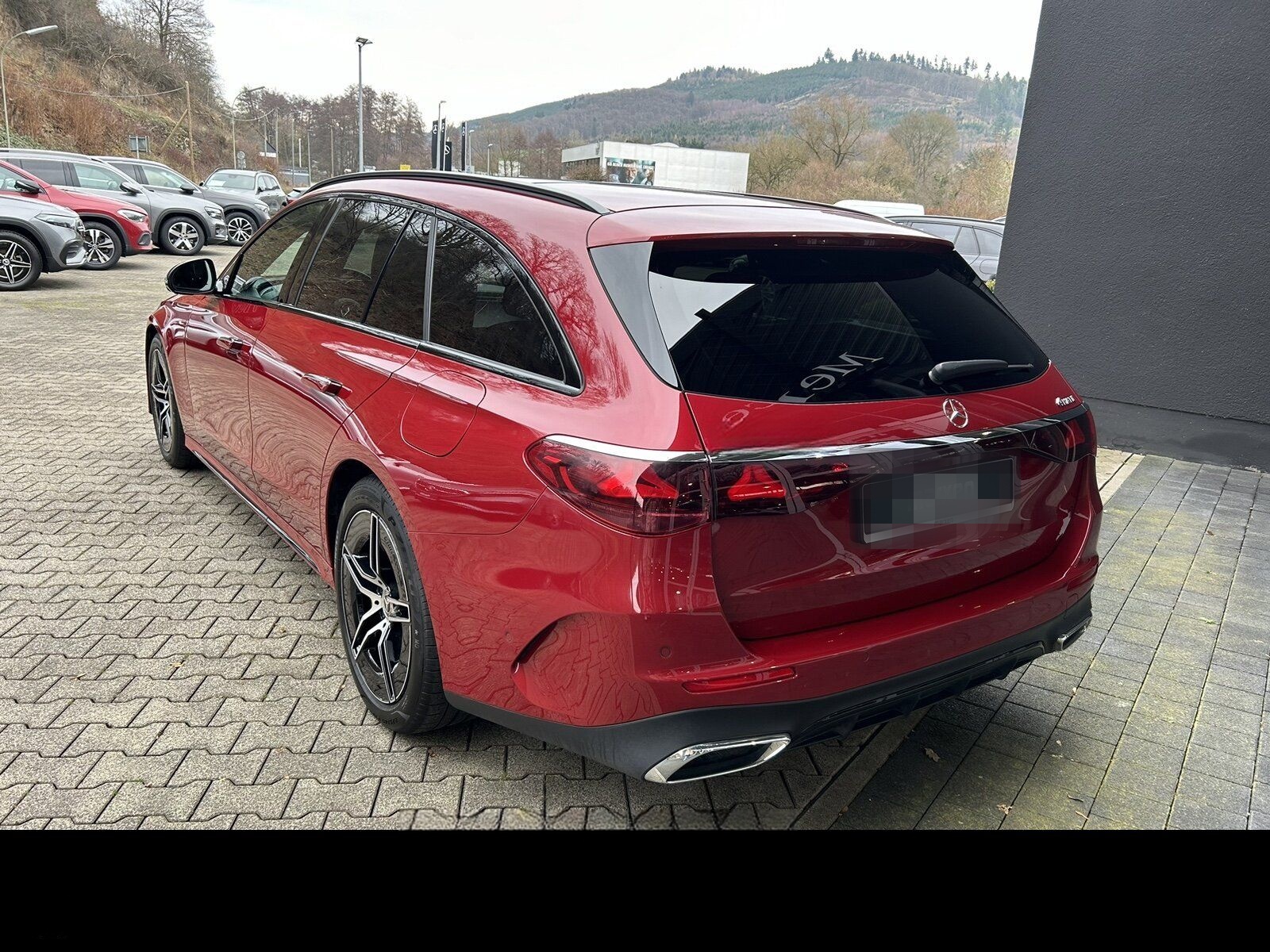 Mercedes-Benz E 300 de 4M T AMG Pano+AHK+360°+Night+Memory+Win foto 6