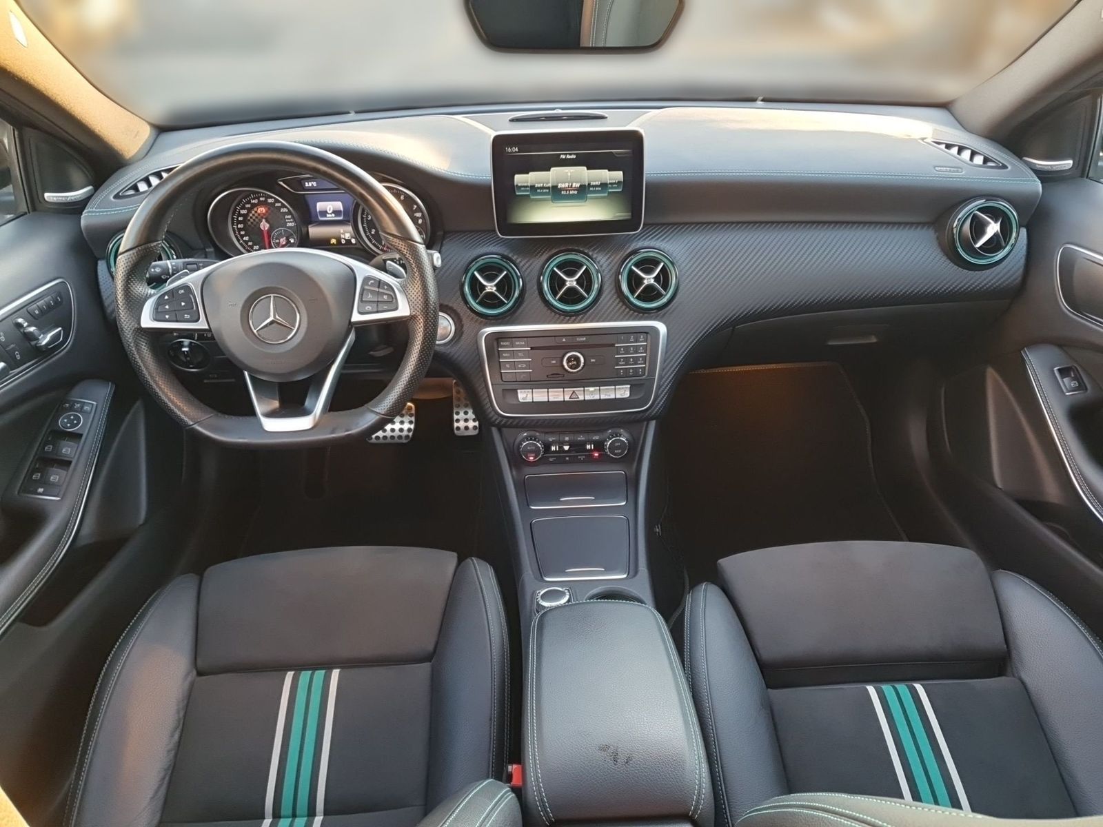 Mercedes-Benz A 220 4Matic AMG Line *PANO*HARMAN KARDON*APP CO foto 10