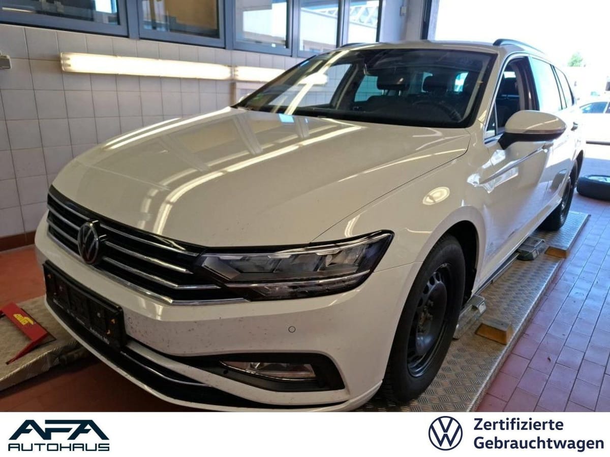 Volkswagen Passat Var. 1.5 TSI Business DSG RFK ACC NAV SHZ