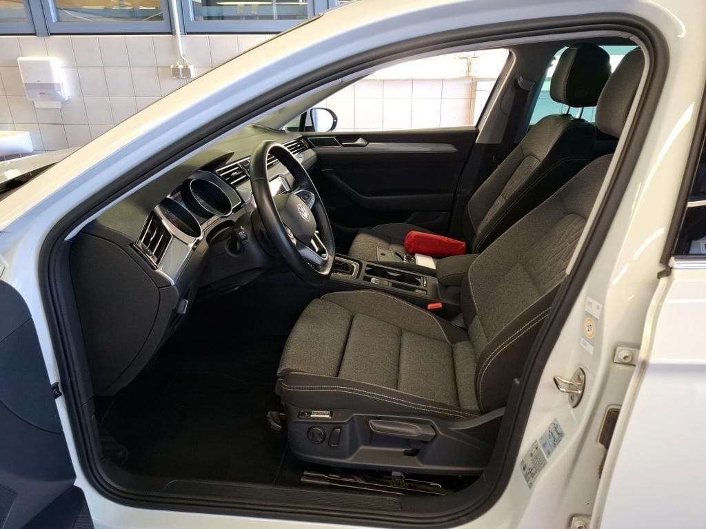Volkswagen Passat Var. 1.5 TSI Business DSG RFK ACC NAV SHZ foto 7