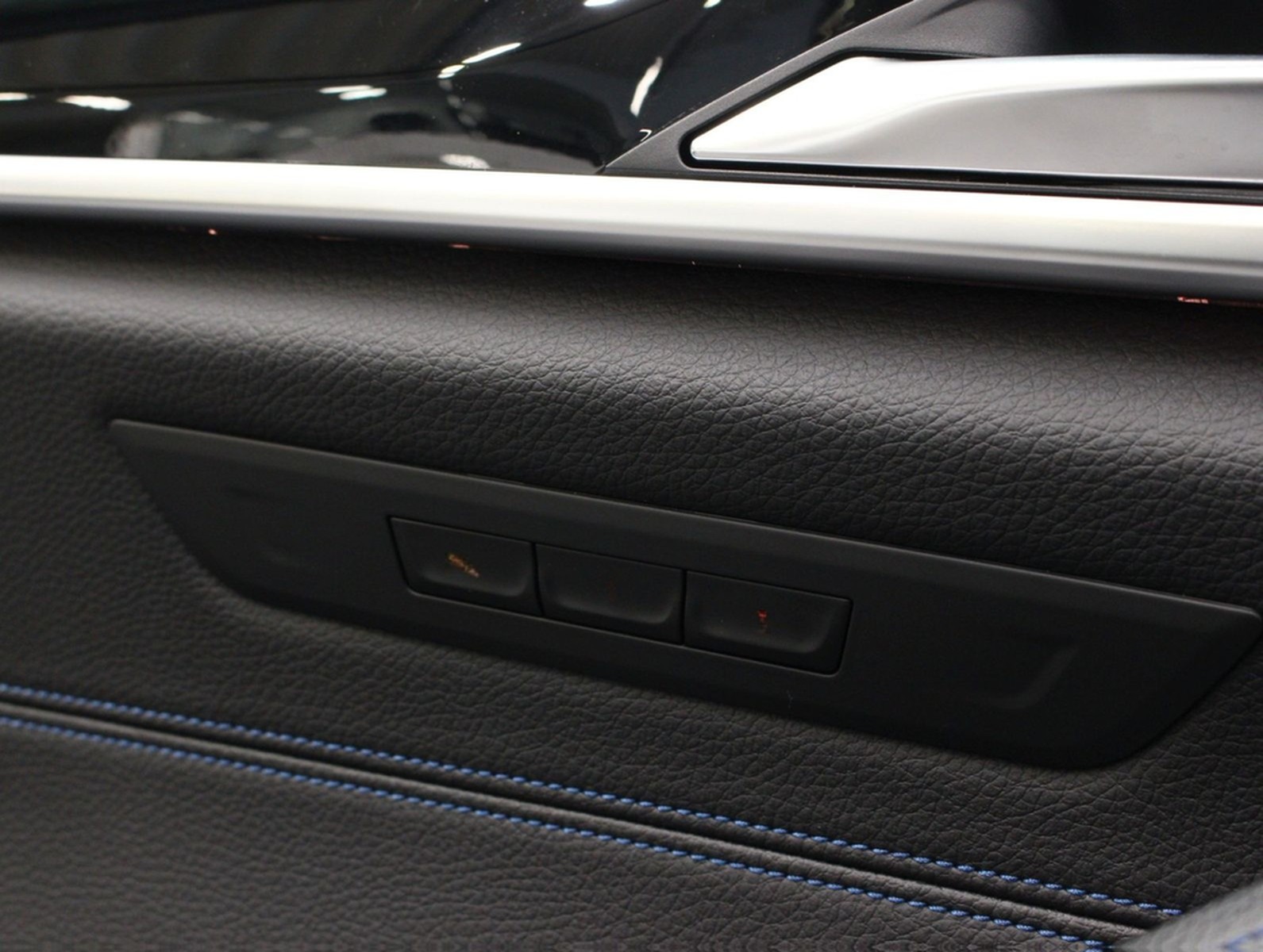 BMW M550i xDrive Kamera*Standhzg.*LED*H&K*Keyless foto 19