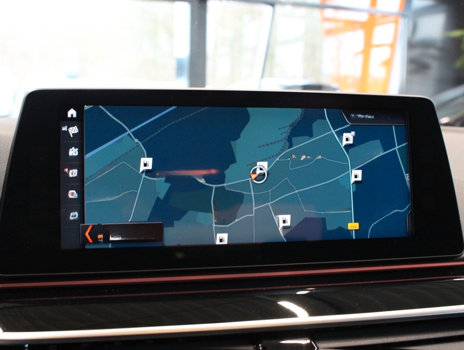 BMW M550i xDrive Kamera*Standhzg.*LED*H&K*Keyless foto 21