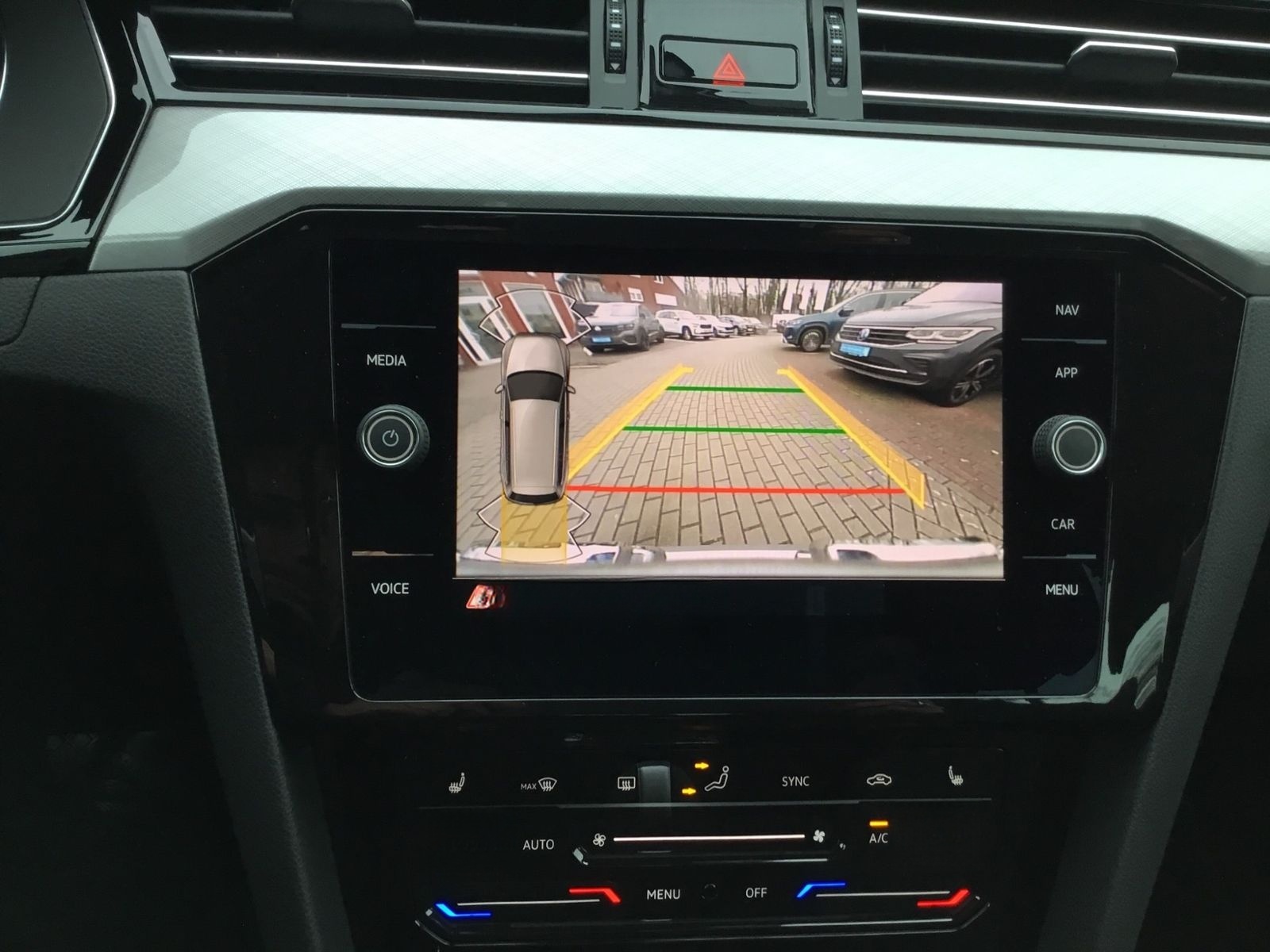 Volkswagen Passat Variant 2.0 TDI DSG BUSINESS +LED +ACC +R foto 13