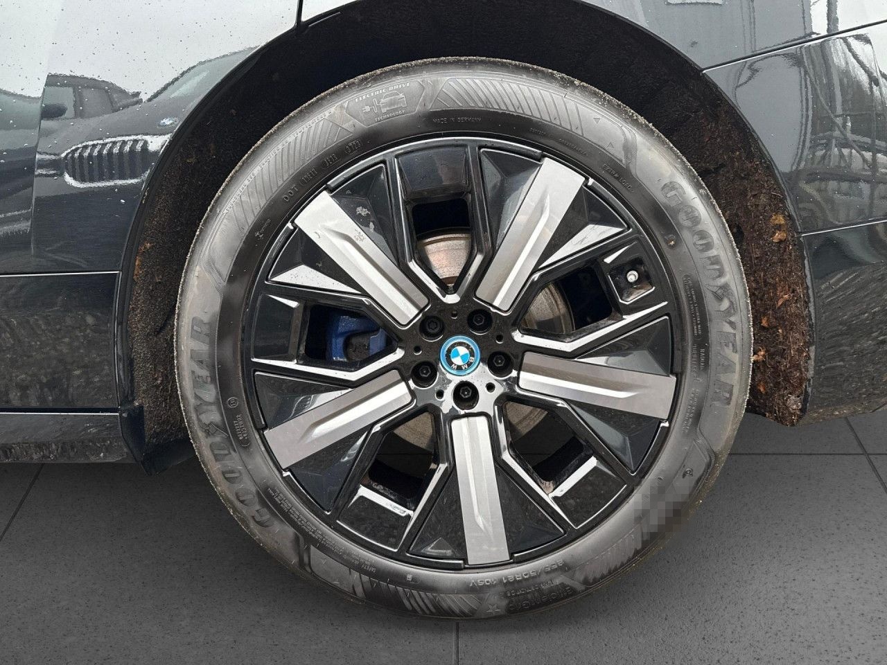 BMW iX xDrive 40 Sport LivePro,St+G,Kam,H/Kardon,HUD foto 18