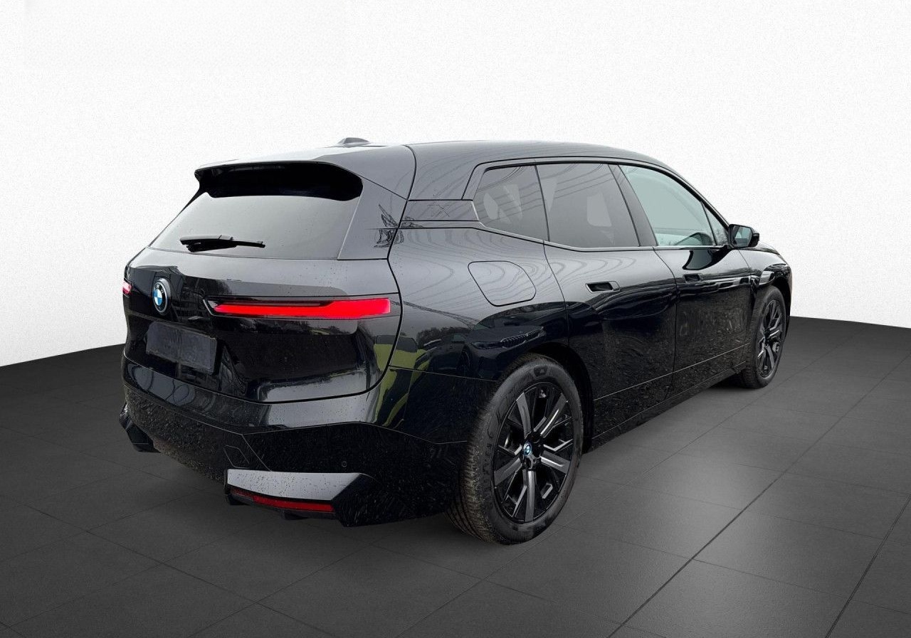 BMW iX xDrive 40 Sport LivePro,St+G,Kam,H/Kardon,HUD foto 6