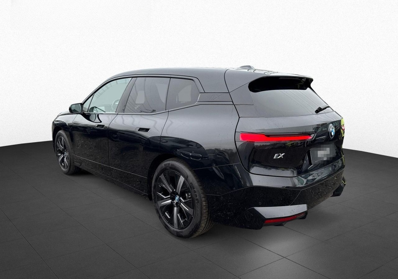 BMW iX xDrive 40 Sport LivePro,St+G,Kam,H/Kardon,HUD foto 9