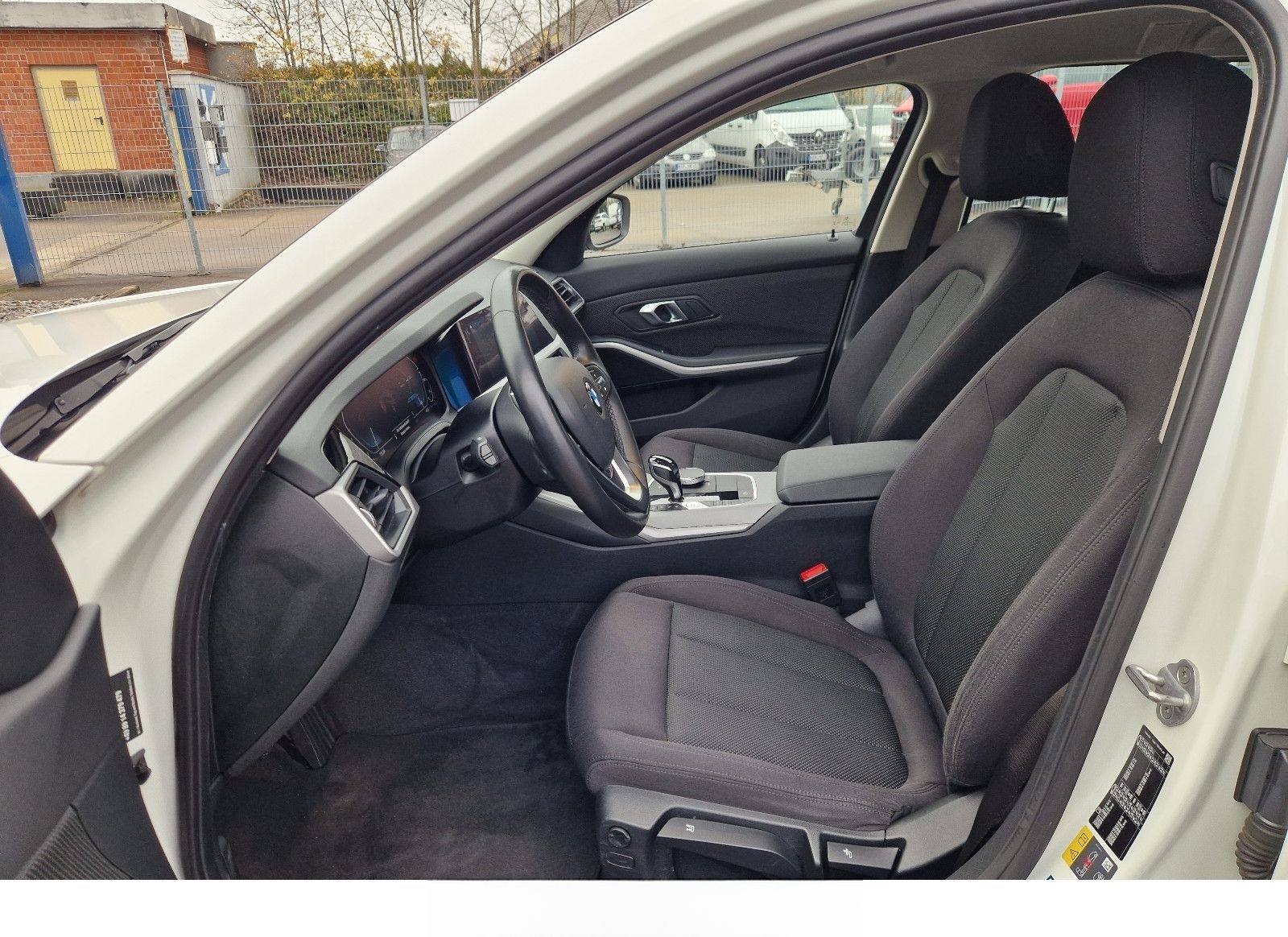 BMW 330 3 Touring 330 e xDrive Advantage foto 14