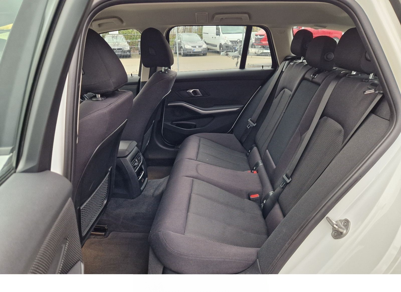 BMW 330 3 Touring 330 e xDrive Advantage foto 15