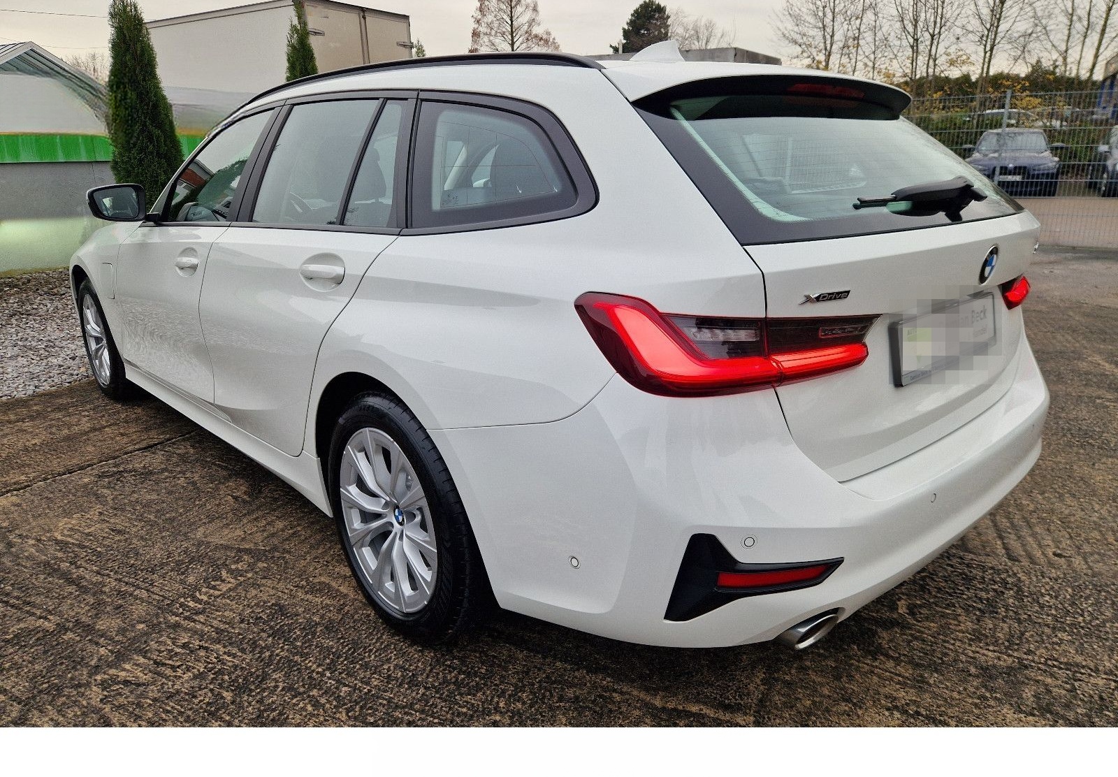 BMW 330 3 Touring 330 e xDrive Advantage foto 3
