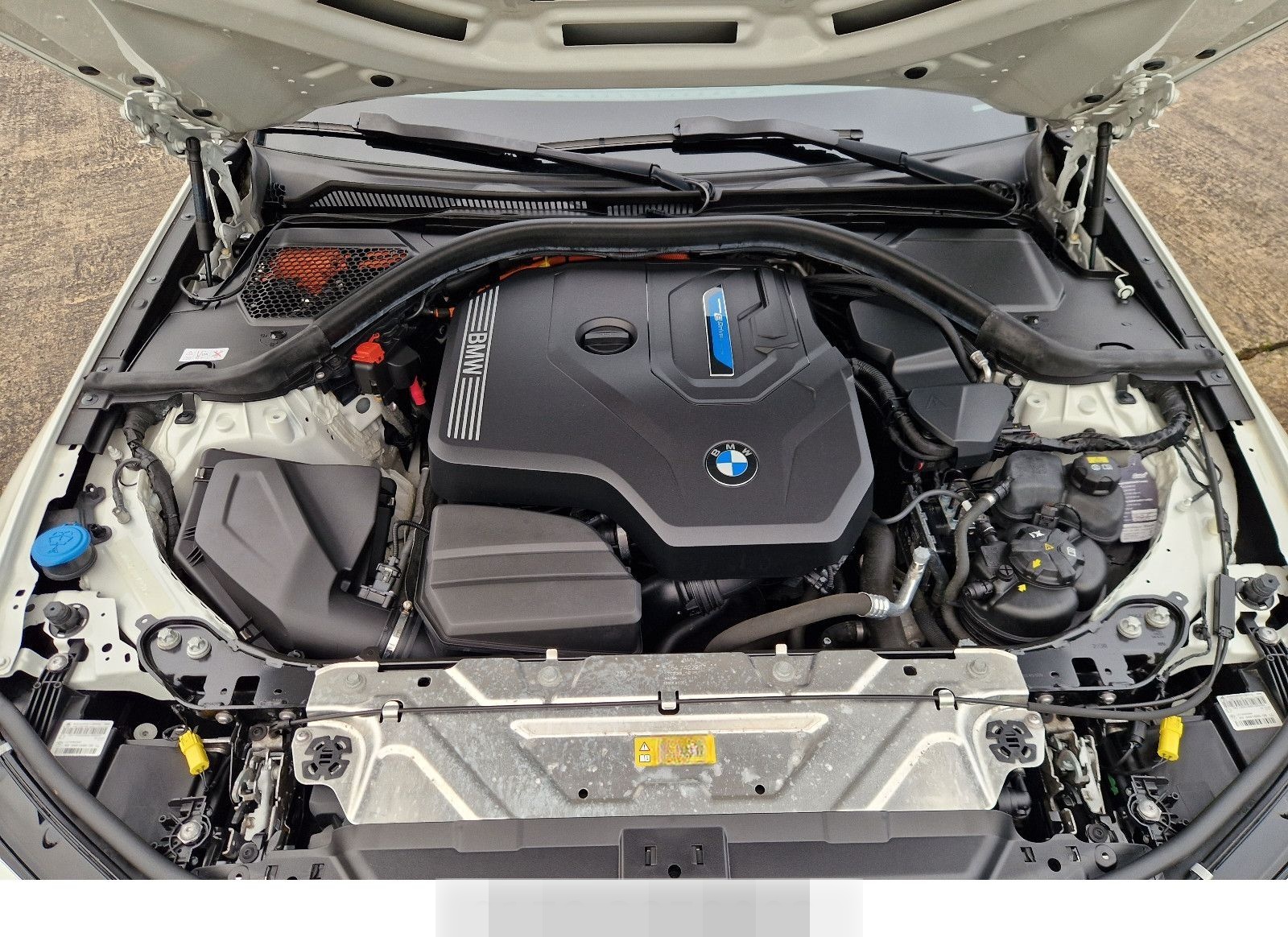 BMW 330 3 Touring 330 e xDrive Advantage foto 10