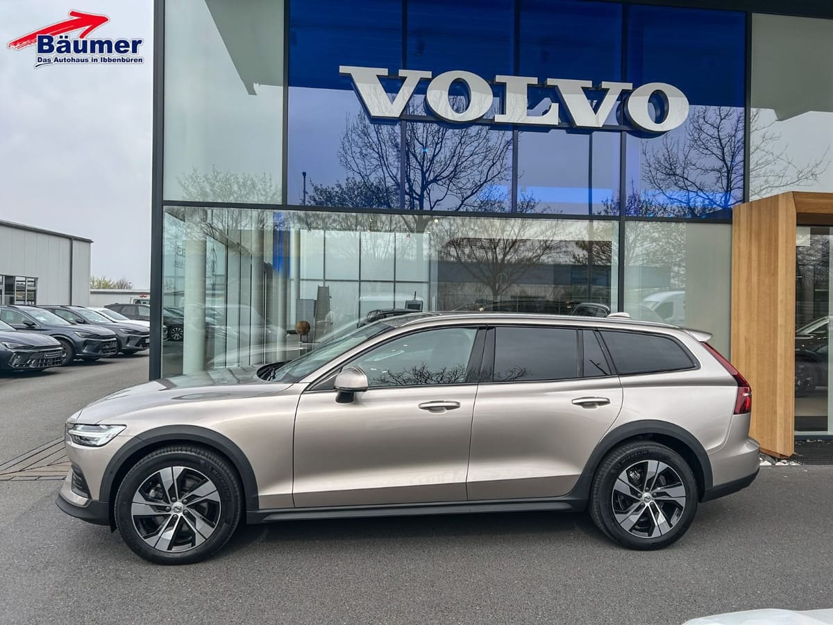 Volvo V60 Cross Country B4 Plus AWD Geartronic Diesel foto 2