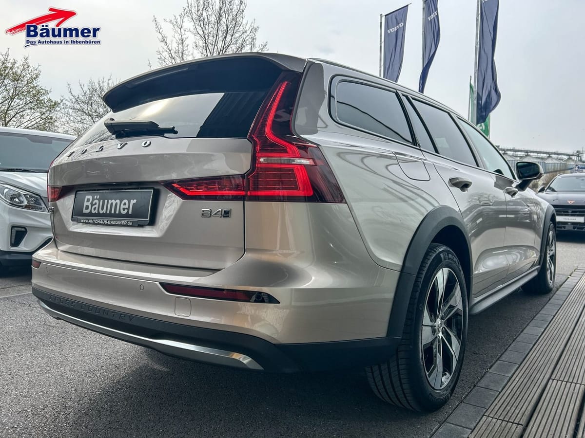 Volvo V60 Cross Country B4 Plus AWD Geartronic Diesel foto 6