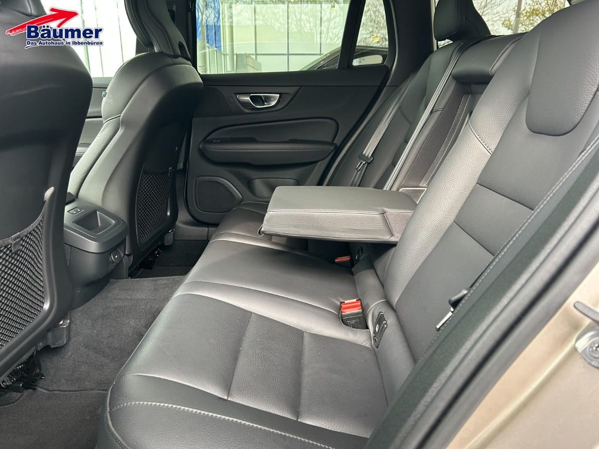 Volvo V60 Cross Country B4 Plus AWD Geartronic Diesel foto 10