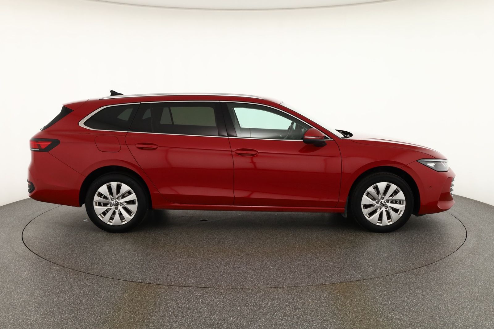 Volkswagen Passat Variant 2.0 TDI 4M DSG LED ACC Navi AHK foto 6