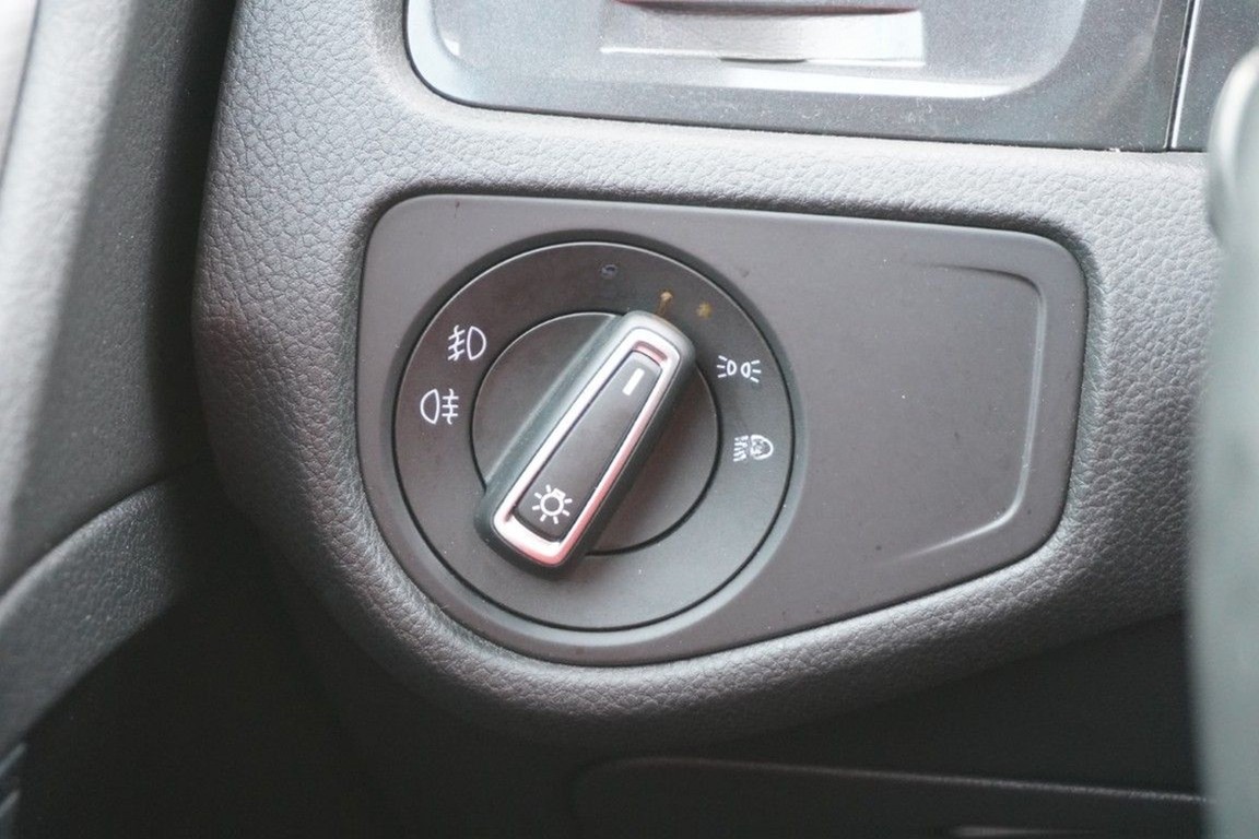 Volkswagen Golf VII 1.0 TSI LED Navi Schiebedach Kamera AHK foto 18