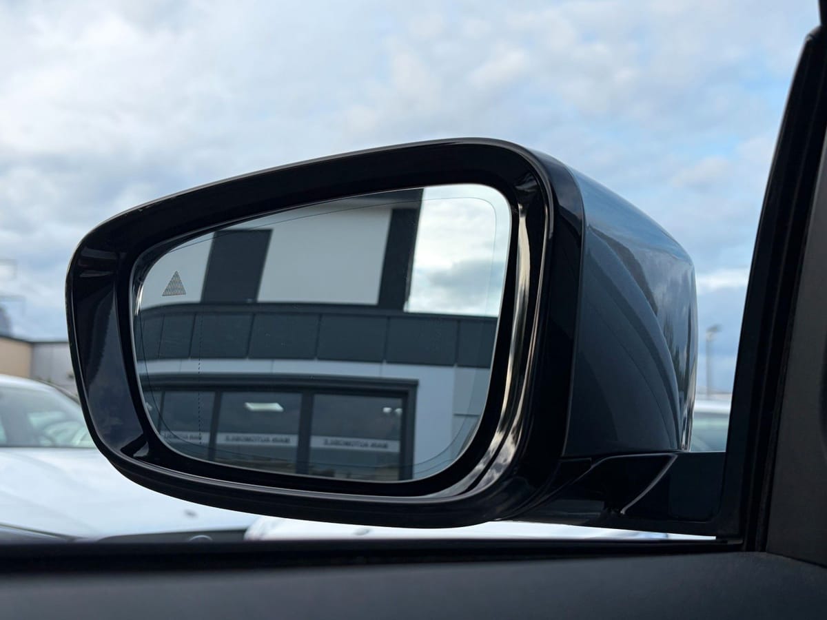 BMW 530 i Limo Sport Line LED AHK HUD Kamera 20 Zoll foto 16
