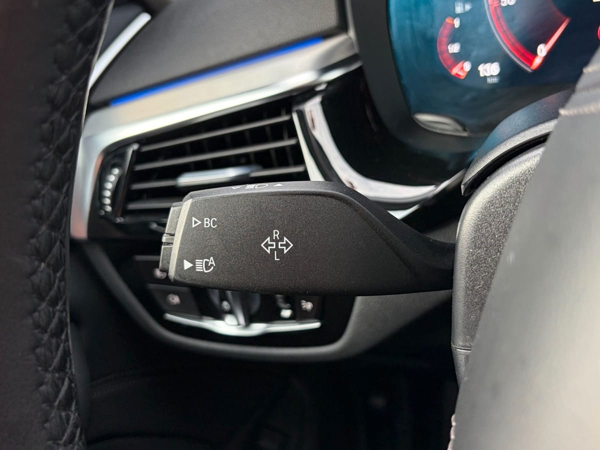 BMW 530 i Limo Sport Line LED AHK HUD Kamera 20 Zoll foto 23