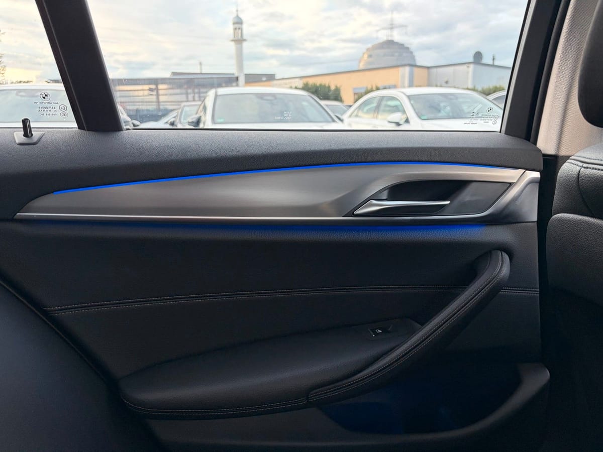 BMW 530 i Limo Sport Line LED AHK HUD Kamera 20 Zoll foto 25