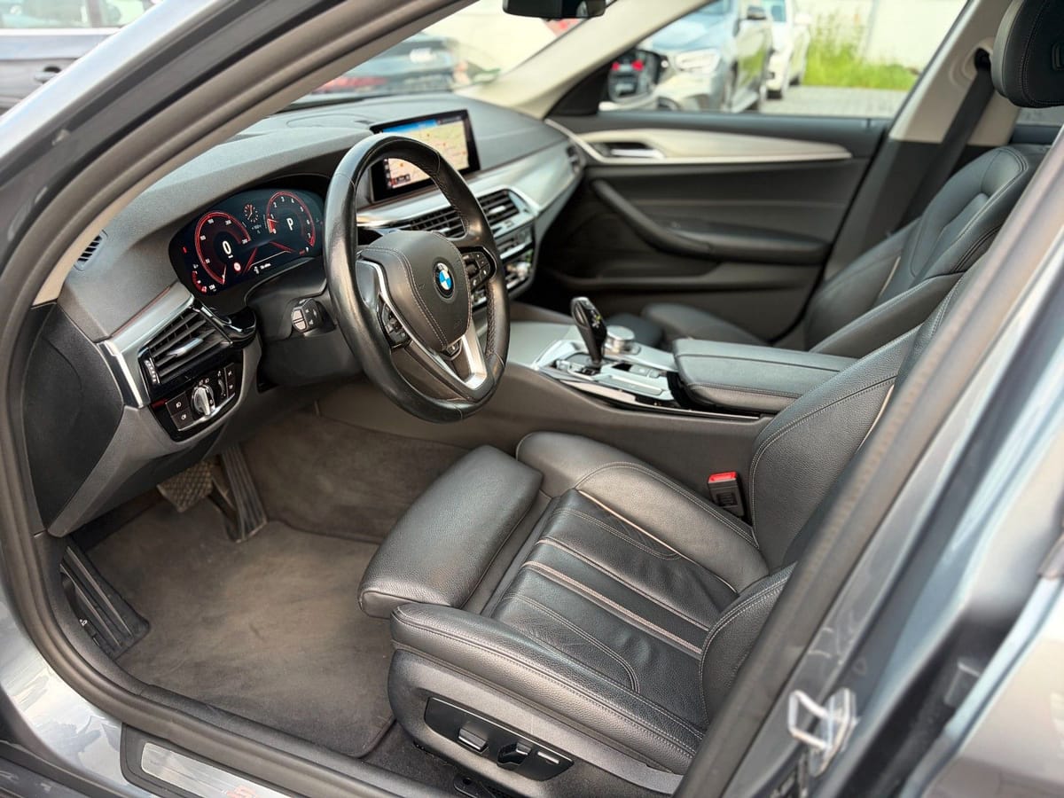 BMW 530 i Limo Sport Line LED AHK HUD Kamera 20 Zoll foto 9