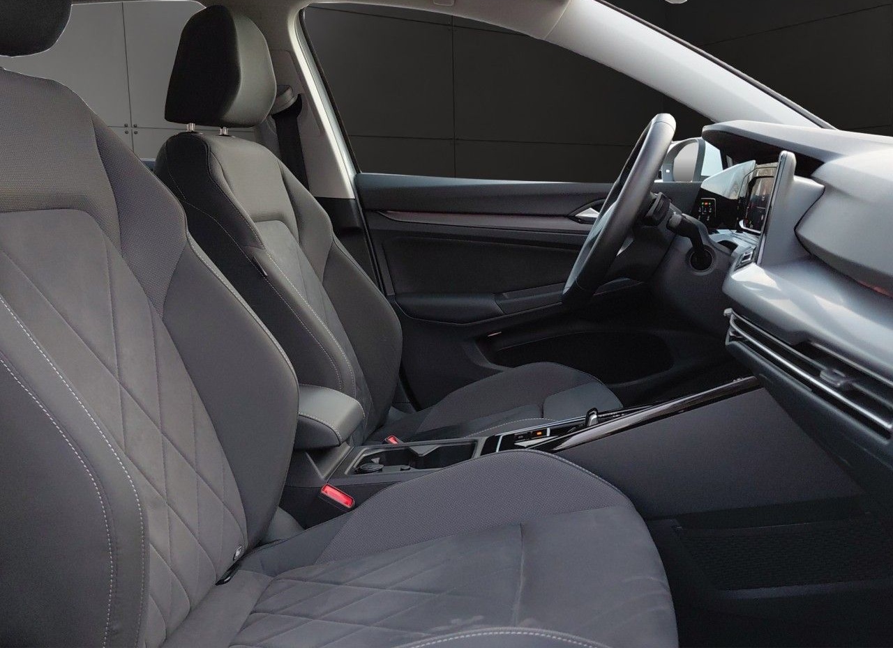 Volkswagen Golf VIII 1.5 eTSI DSG Style AHK+PANORAMA+KAMERA foto 19