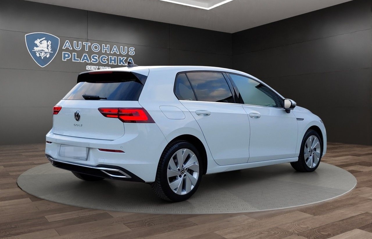 Volkswagen Golf VIII 1.5 eTSI DSG Style AHK+PANORAMA+KAMERA foto 5
