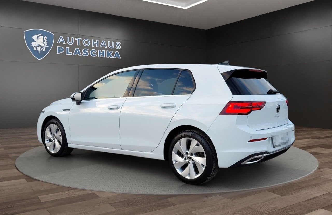 Volkswagen Golf VIII 1.5 eTSI DSG Style AHK+PANORAMA+KAMERA foto 7