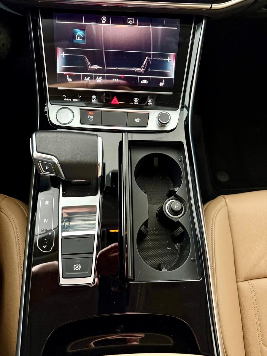 Audi A8 50 TDI quattro foto 12