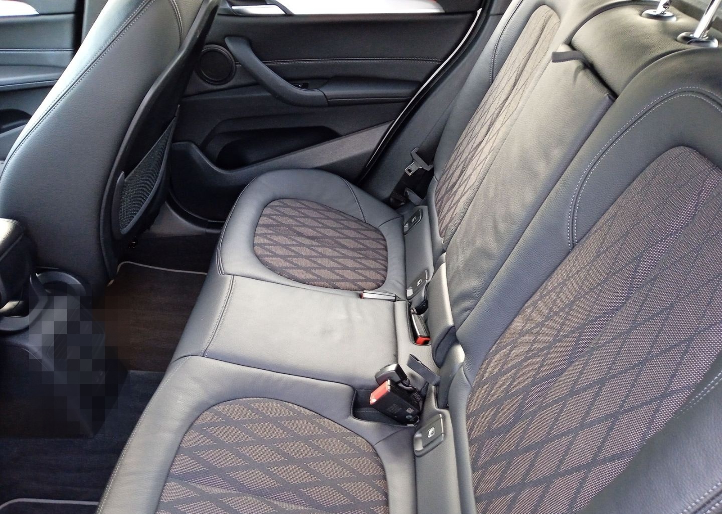 BMW X1 sDrive18d xLine KAMERA+SHZG+PDC+LED+DAB+NAVI+ foto 12