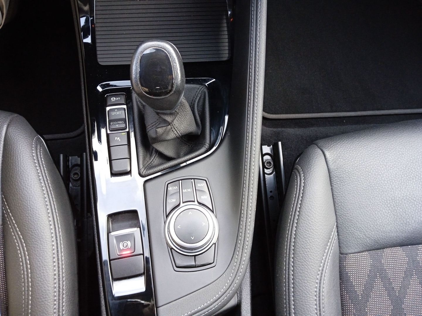 BMW X1 sDrive18d xLine KAMERA+SHZG+PDC+LED+DAB+NAVI+ foto 18