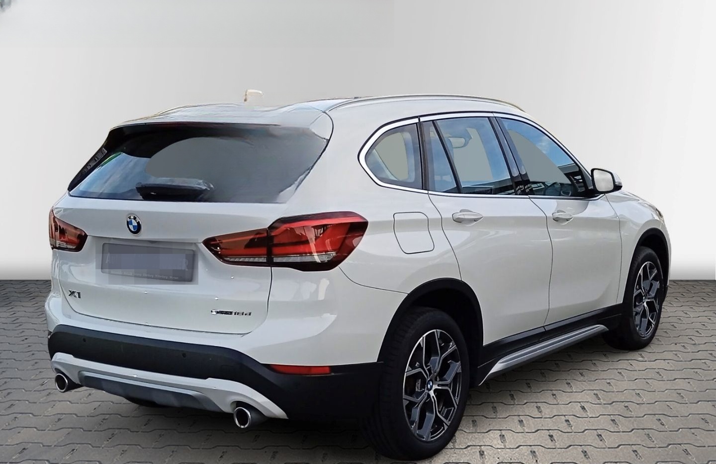 BMW X1 sDrive18d xLine KAMERA+SHZG+PDC+LED+DAB+NAVI+ foto 8