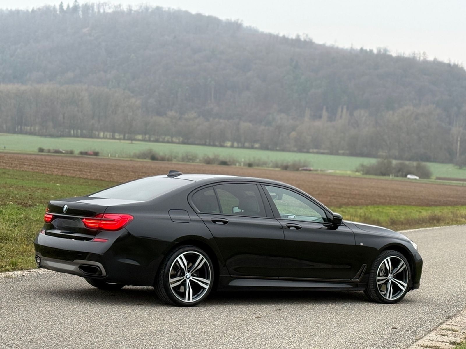 BMW 740d xDrive/M-Paket/HUD/Memoy/Softcl./20"/Ambi./ foto 11