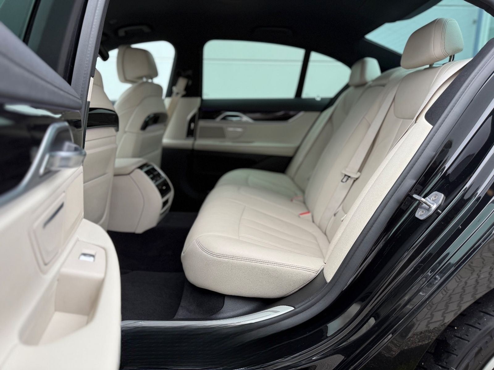 BMW 740d xDrive/M-Paket/HUD/Memoy/Softcl./20"/Ambi./ foto 31