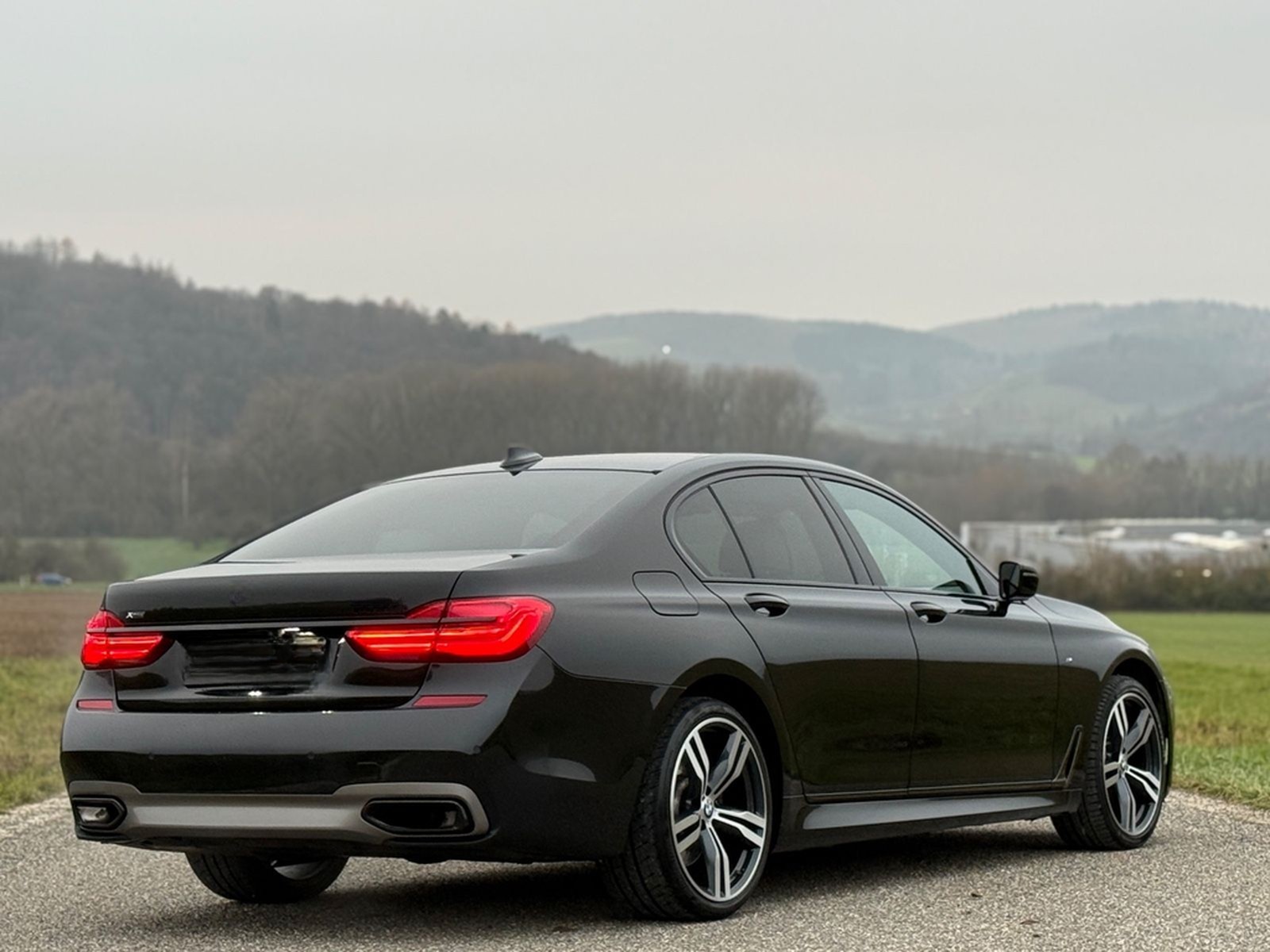BMW 740d xDrive/M-Paket/HUD/Memoy/Softcl./20"/Ambi./ foto 10