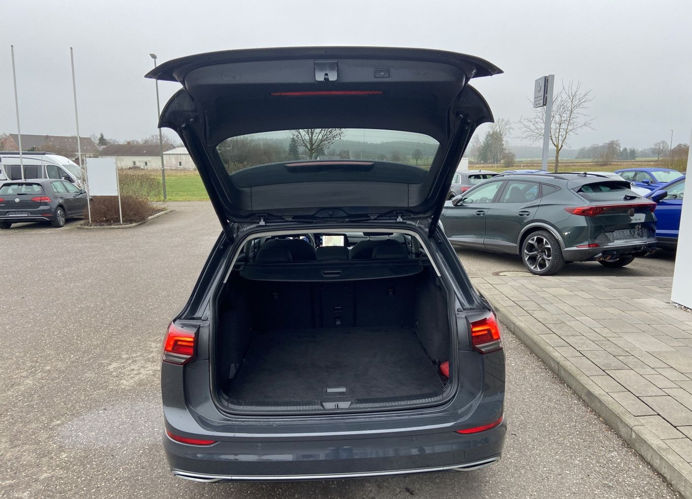Volkswagen Golf Variant 2.0 TSI DSG STYLE EL.-HECK.+ACTIVE- foto 12