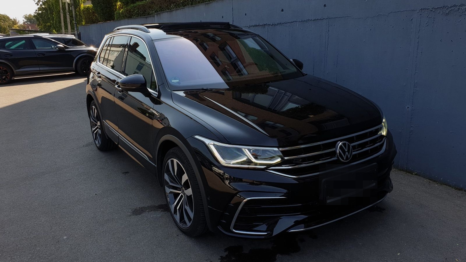 Volkswagen Tiguan 2.0 TDI DSG 4M 3 x R-Line Pano/K-les/360* foto 2