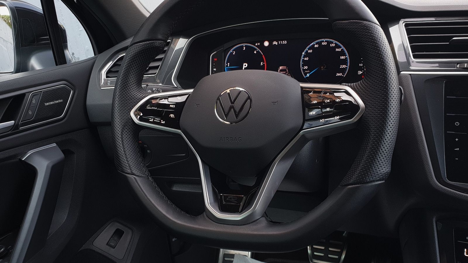 Volkswagen Tiguan 2.0 TDI DSG 4M 3 x R-Line Pano/K-les/360* foto 12