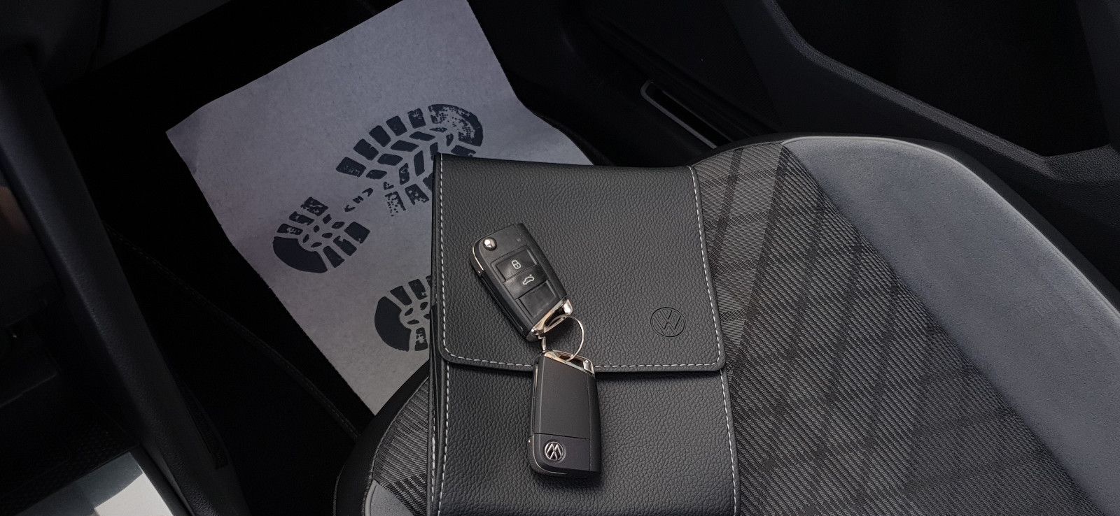 Volkswagen Tiguan 2.0 TDI DSG 4M 3 x R-Line Pano/K-les/360* foto 20