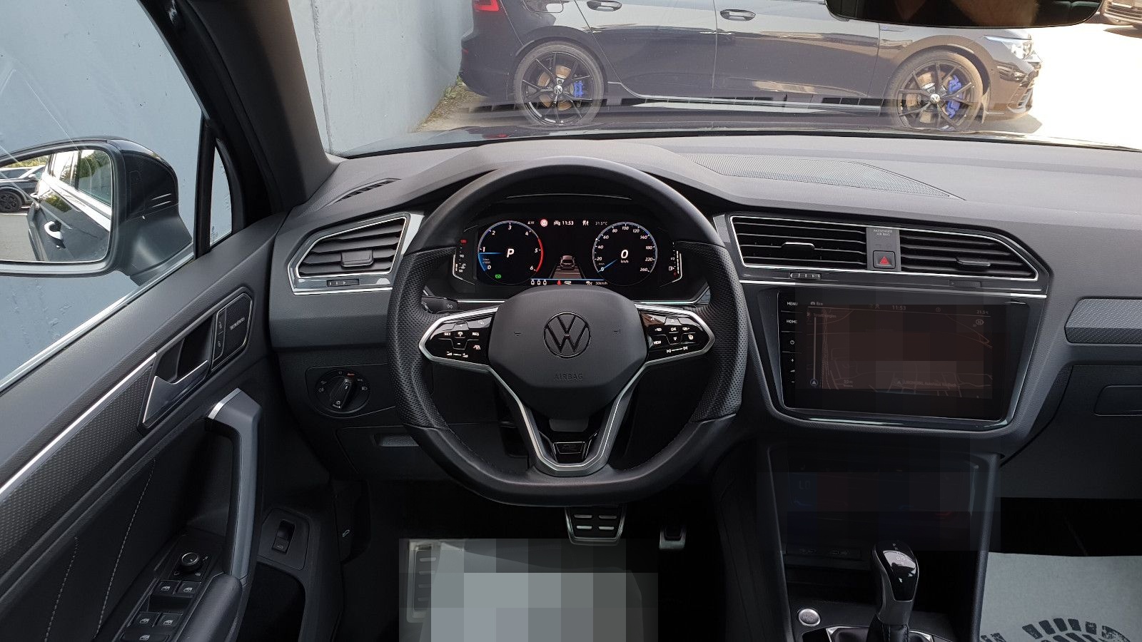 Volkswagen Tiguan 2.0 TDI DSG 4M 3 x R-Line Pano/K-les/360* foto 10