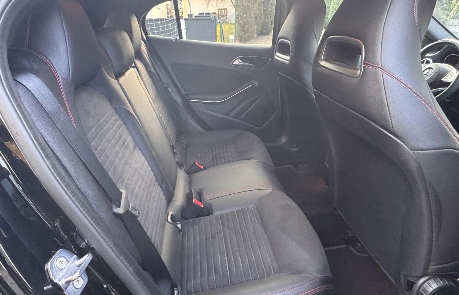 Mercedes-Benz GLA 180**AMG/CARPLAY/TEMPO/LED/NAVI** foto 13