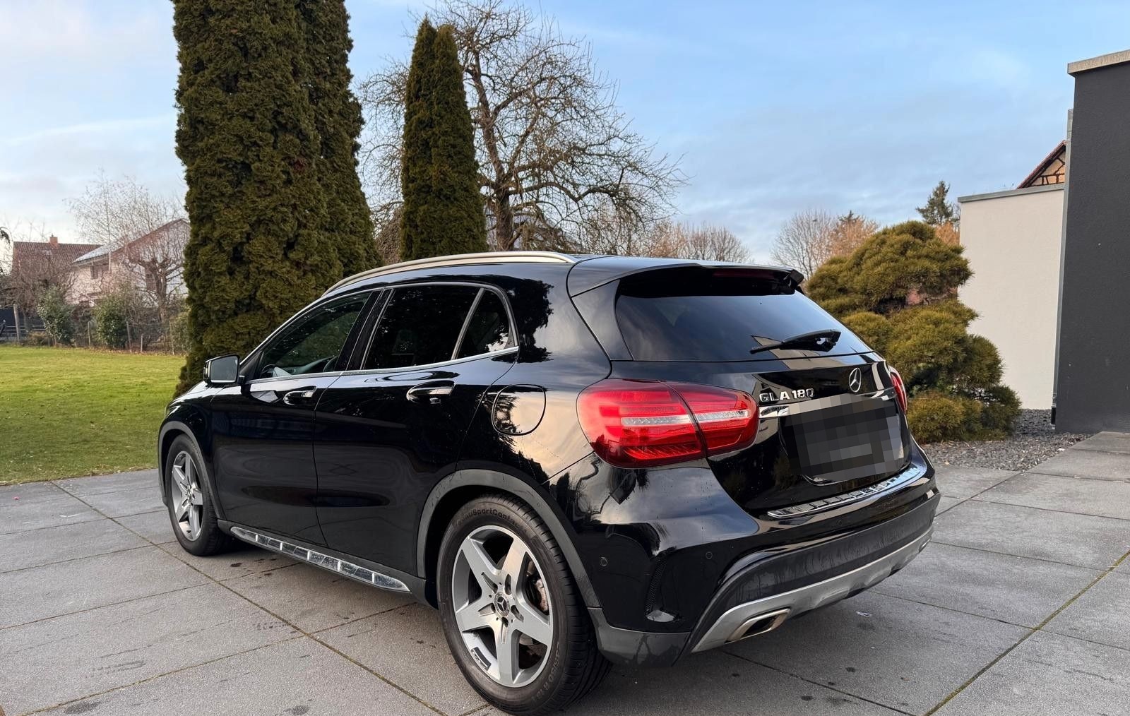 Mercedes-Benz GLA 180**AMG/CARPLAY/TEMPO/LED/NAVI** foto 4