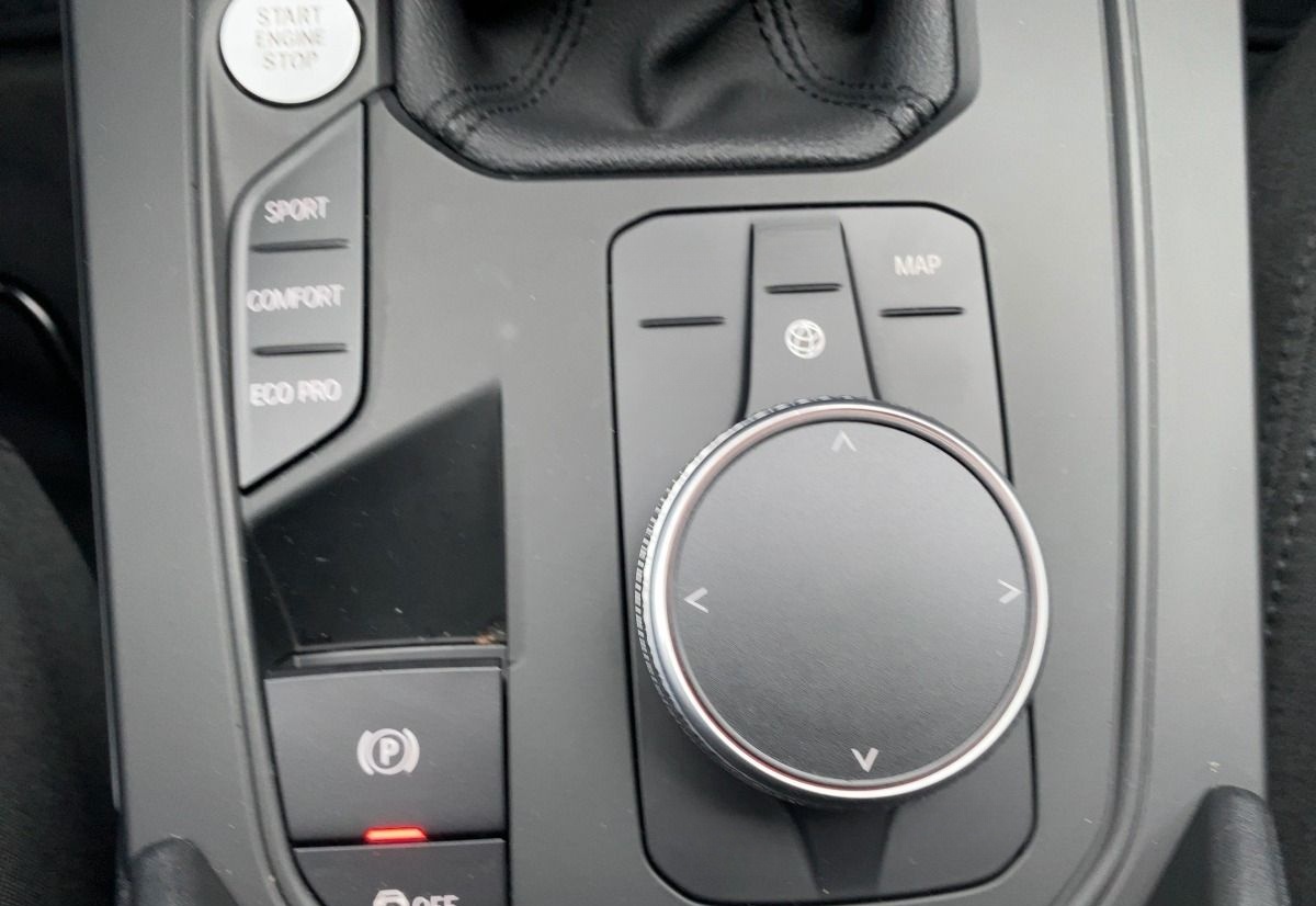 BMW 118i Advantage *el. Heckklappe*LED*Navi*Sitzhzg. foto 15